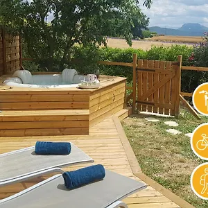 Combet Climatisé Avec Jacuzzi Hébergement de vacances